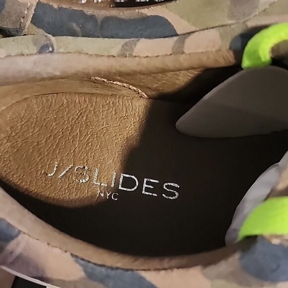 J SLIDES GN CAMO SUE-GN HIPPIE NEON NWT - Picture 3 of 5